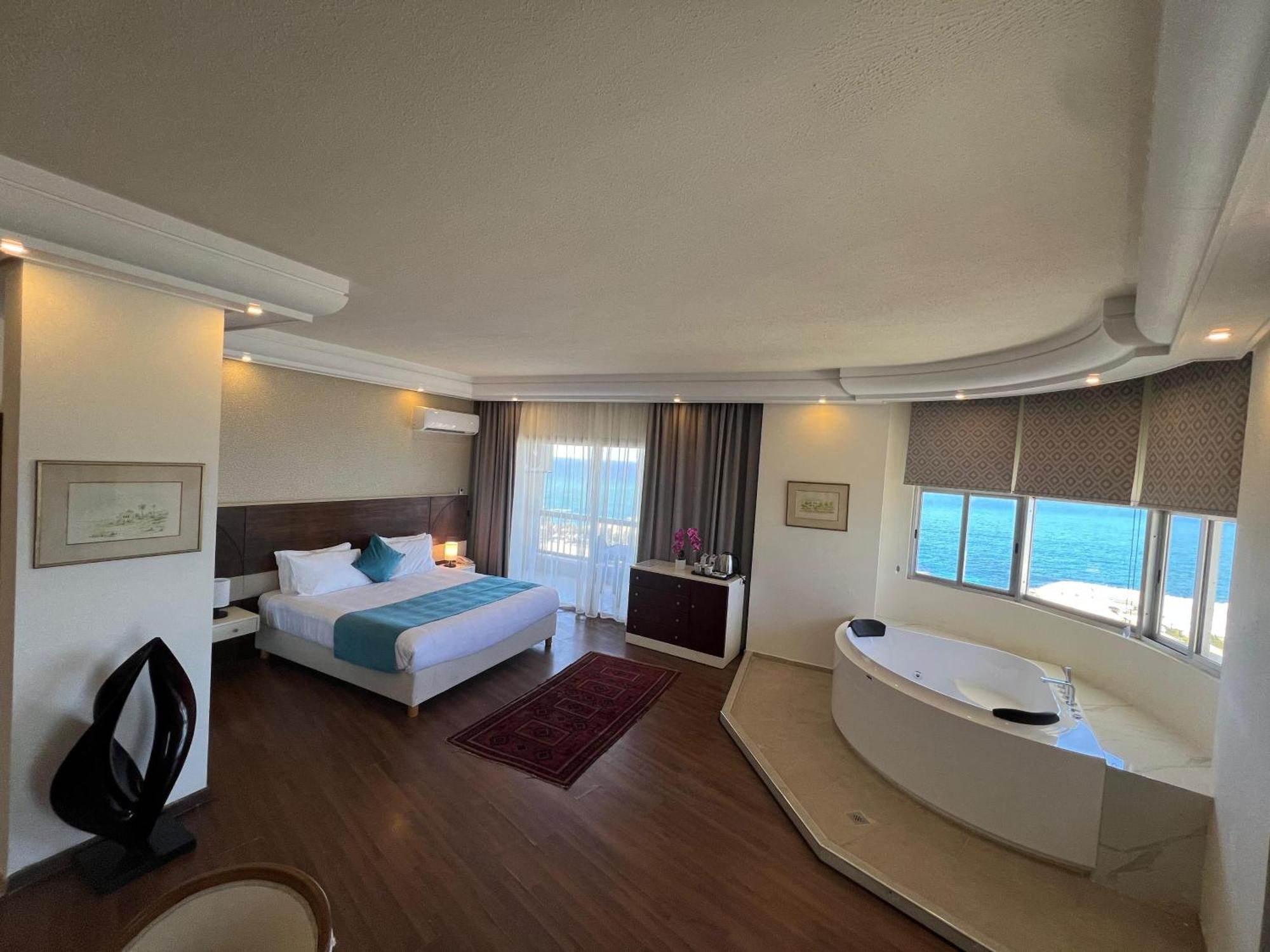 Hotel Mediterranee Beyrouth エクステリア 写真