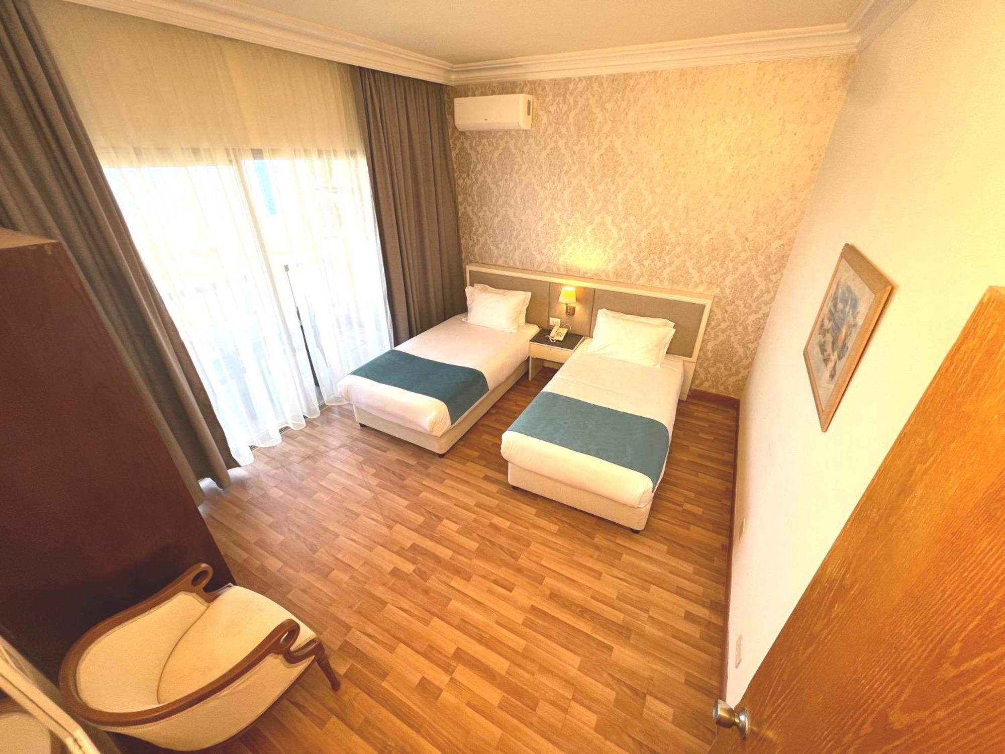 Hotel Mediterranee Beyrouth エクステリア 写真
