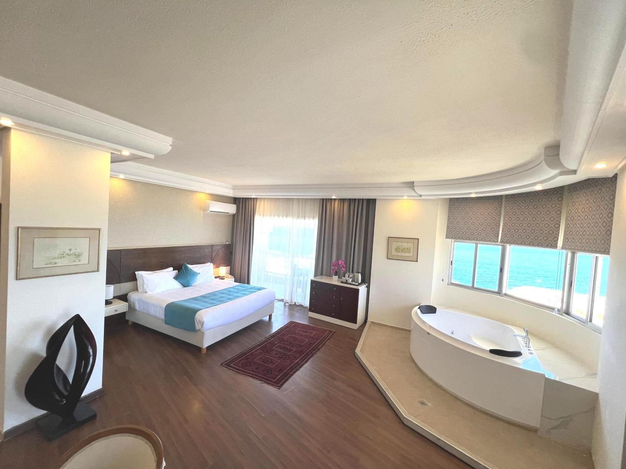 Hotel Mediterranee Beyrouth エクステリア 写真