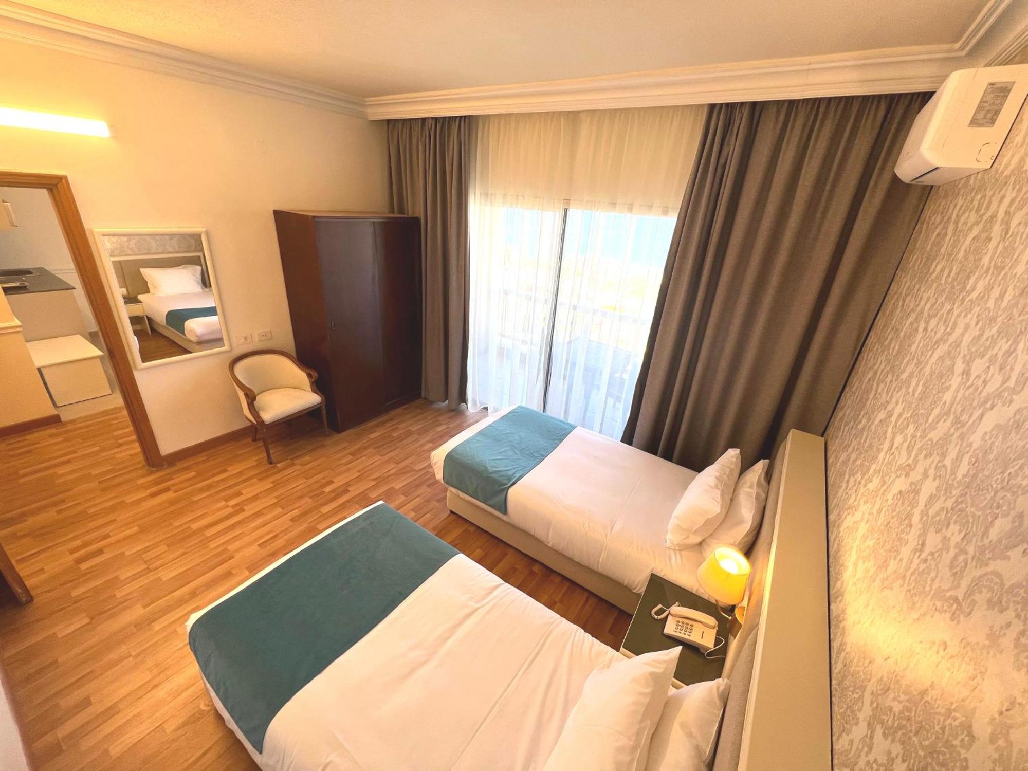 Hotel Mediterranee Beyrouth エクステリア 写真