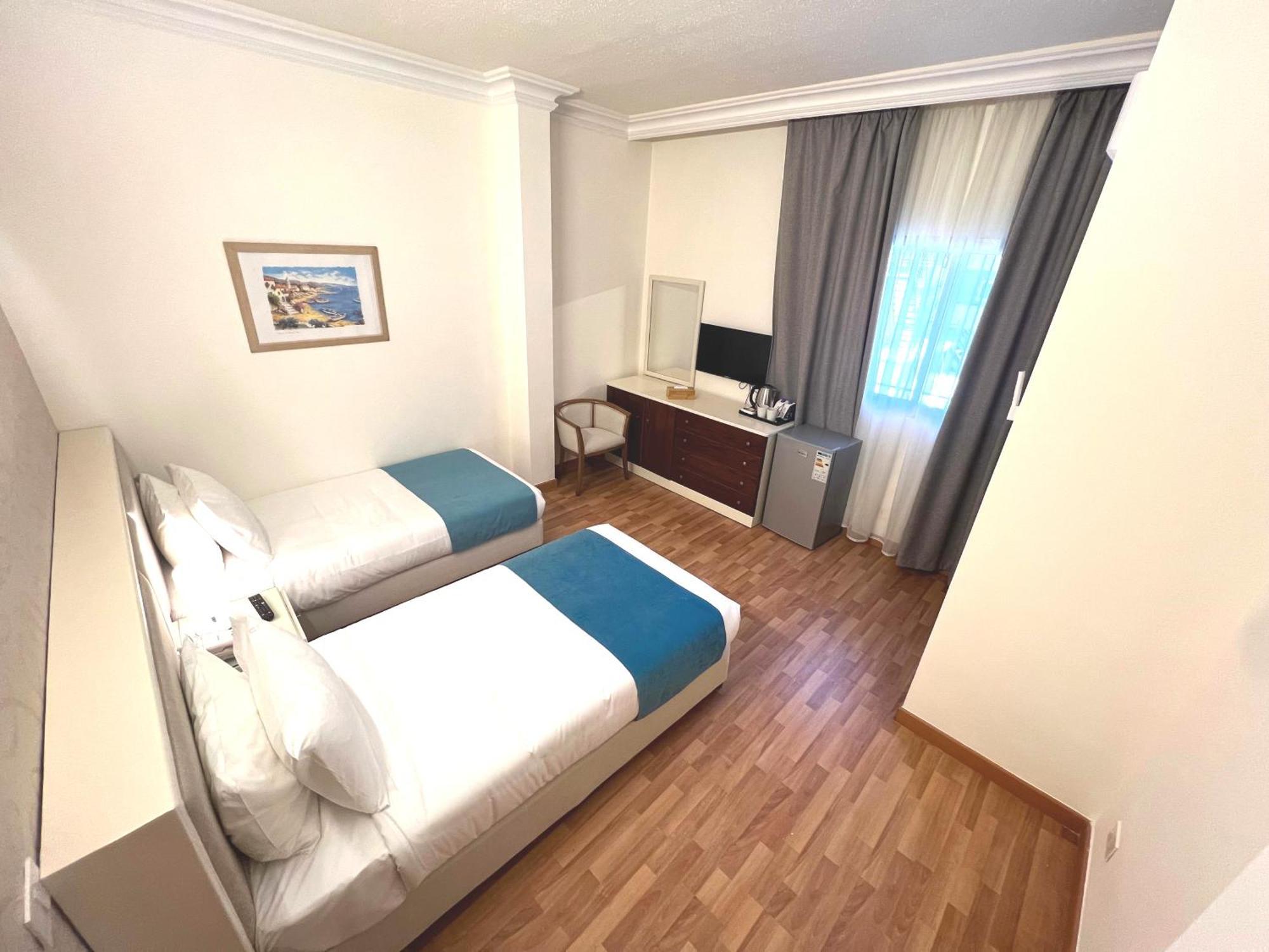 Hotel Mediterranee Beyrouth エクステリア 写真