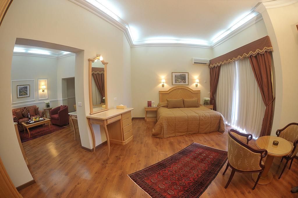 Hotel Mediterranee Beyrouth エクステリア 写真